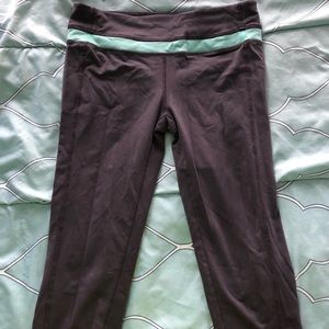 Gray athletic leggings